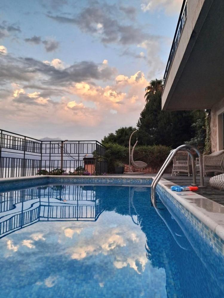 Apartment Tri Kiparisa Tivat Dış mekan fotoğraf